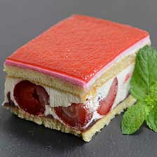 Strawberries and Cream Sponge Cake - Frozen